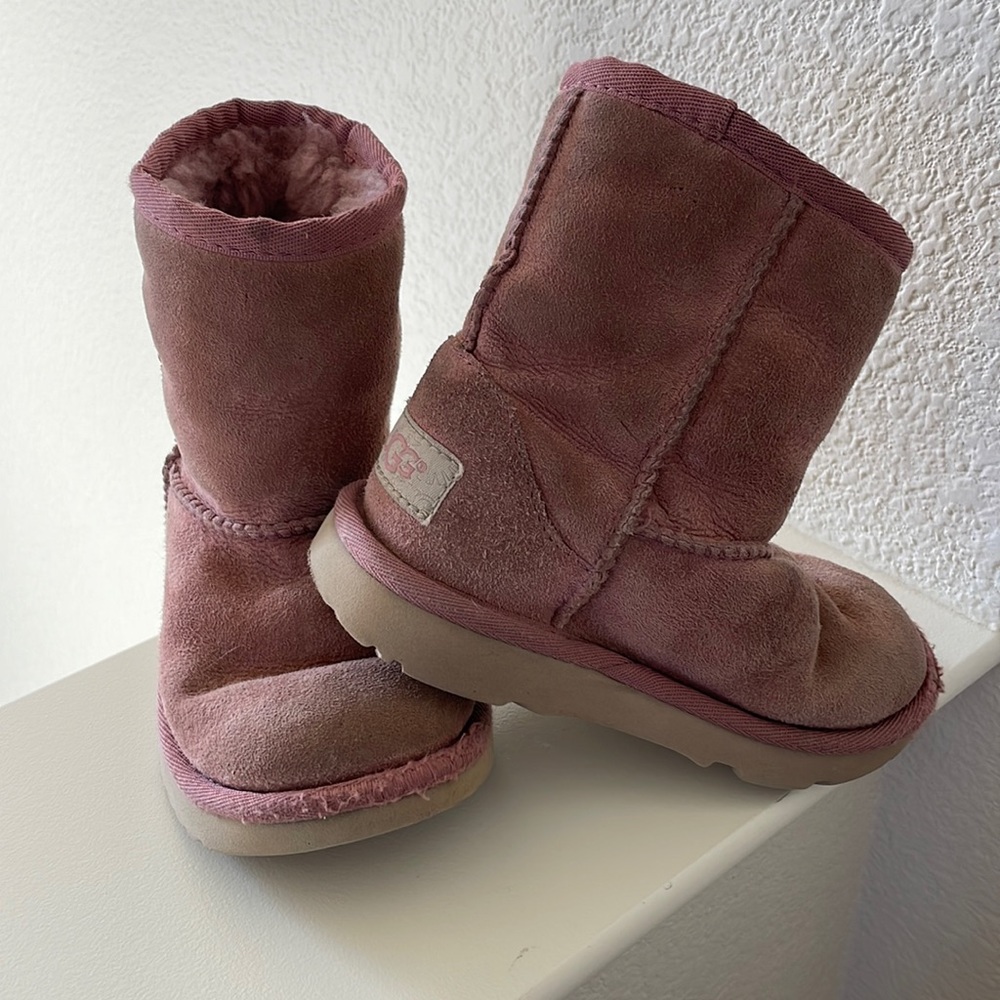 Ugg kids size 9